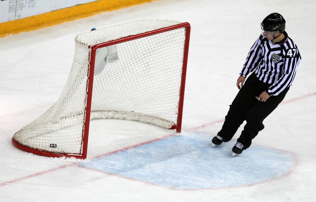 Хоккеисты «Лады» победили «Шанхайских драконов» в матче КХЛ