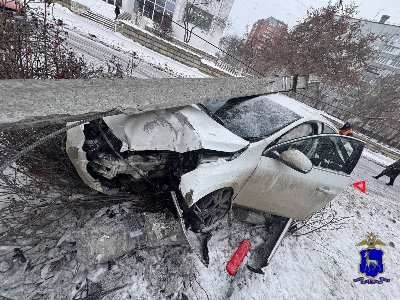 В Тольятти полицейские проводят проверку по факту дорожно-транспортного происшествия, сообщает ГУ МВД России по Самарской области