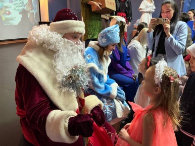 Сызранские транспортные полицейские со своими детьми посетили новогоднюю елку