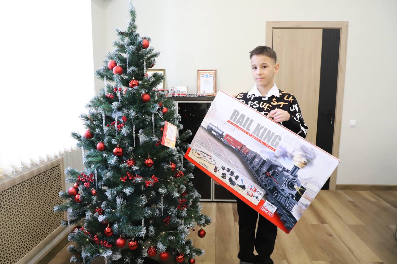 Экскурсию на базу «Трамвайно-троллейбусного управления» организовали для участника акции «Елка желаний» в Самаре Экскурсию на базу «Трамвайно-троллейбусного управления» организовали для участника акции «Елка желаний» в Самаре