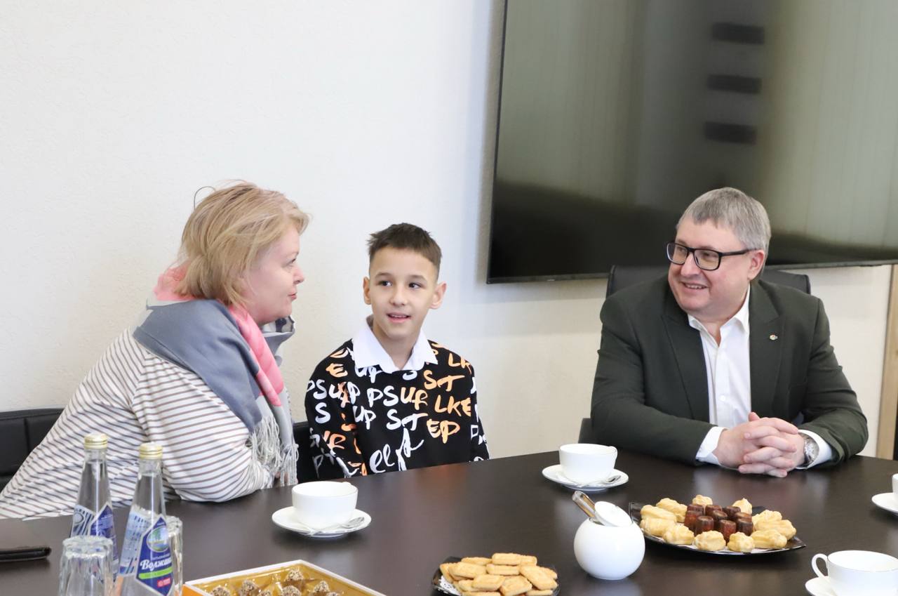 Экскурсию на базу «Трамвайно-троллейбусного управления» организовали для участника акции «Елка желаний» в Самаре Экскурсию на базу «Трамвайно-троллейбусного управления» организовали для участника акции «Елка желаний» в Самаре