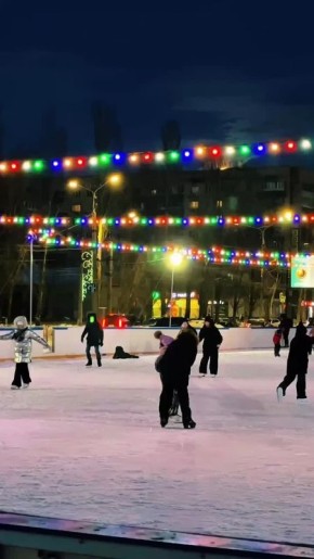 Ледовый городок возле ДК "Тольятти" настоящее новогоднее чудо