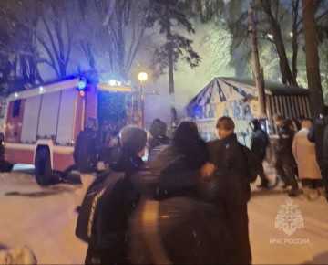 В парке Гагарина в Самаре сгорел любимый горожанами аттракцион «Мягкий лабиринт»