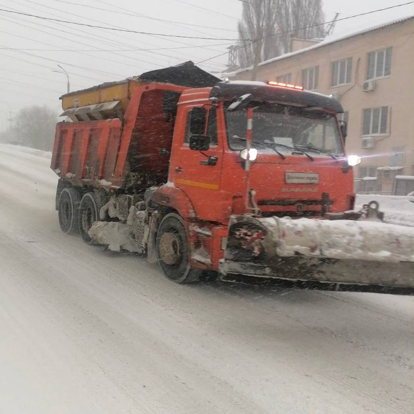 В Самаре проводят уборку снега В Самаре проводят уборку снега