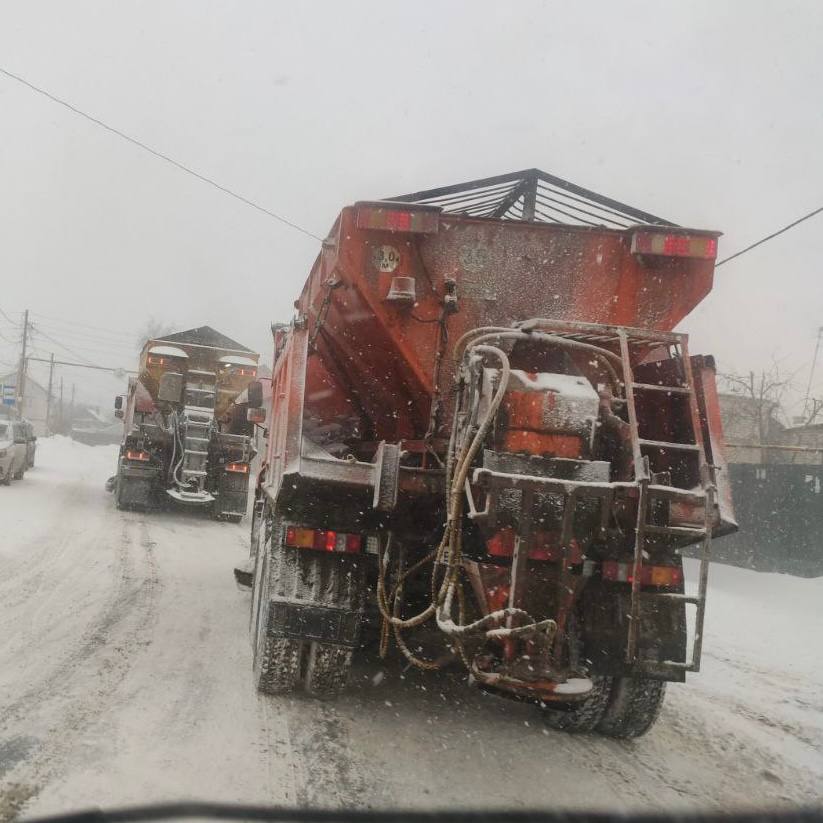 В Самаре проводят уборку снега В Самаре проводят уборку снега