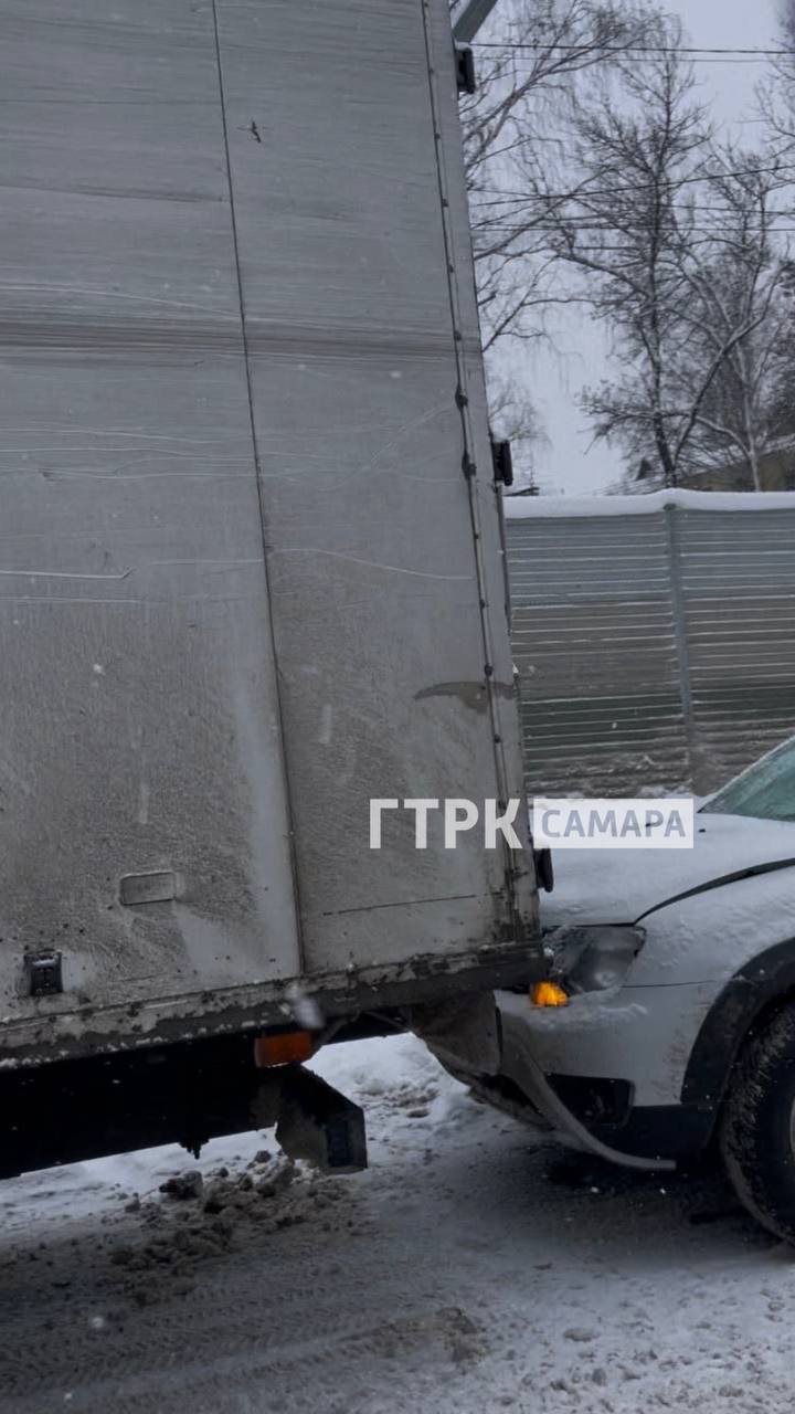 Пробка на выезде от «Чайки» после ДТП на Красноглинском шоссе Пробка на выезде от «Чайки» после ДТП на Красноглинском шоссе