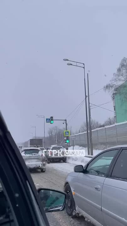 Пробка на выезде от «Чайки» после ДТП на Красноглинском шоссе
