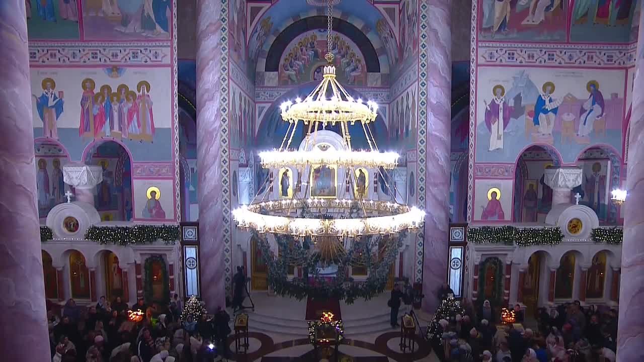 Губернатор Вячеслав Федорищев встретил Рождество Христово в Софийском соборе Самары