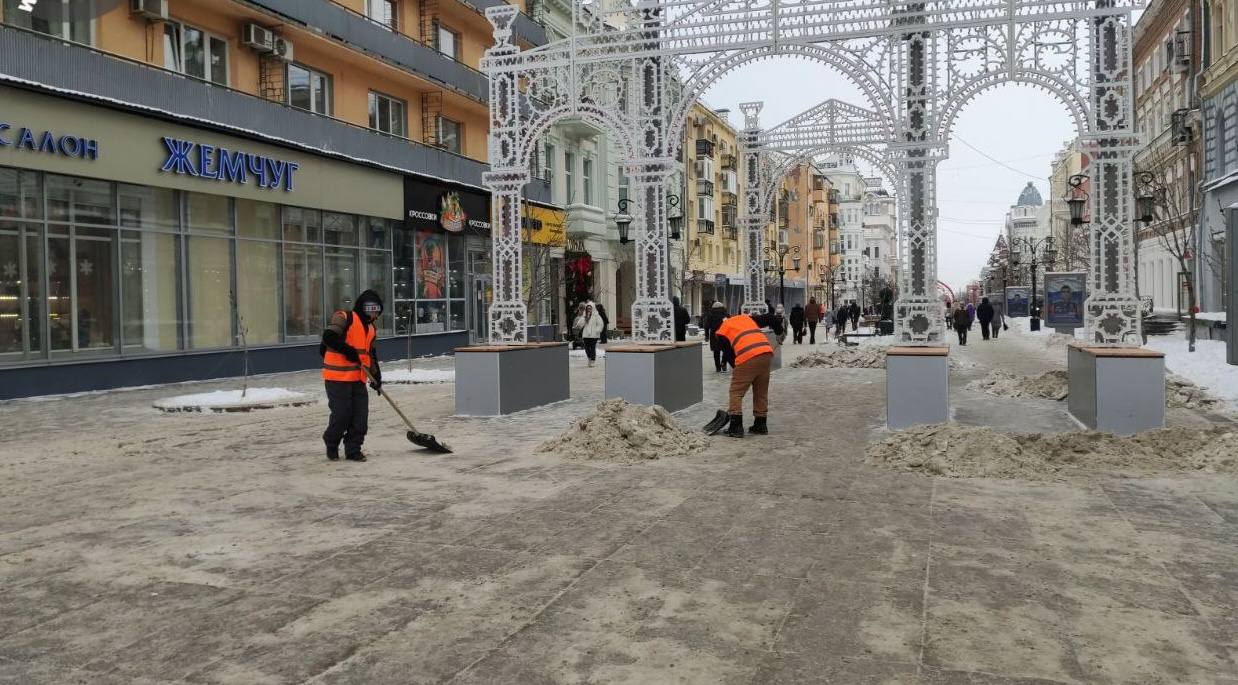В Самаре приводят в порядок тротуары и лестницы В Самаре приводят в порядок тротуары и лестницы