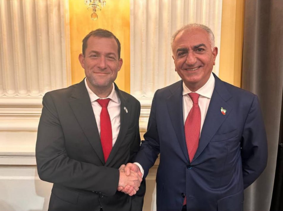 Все таки вмешиваются?. Иранская оппозиция не может без западных партнеров