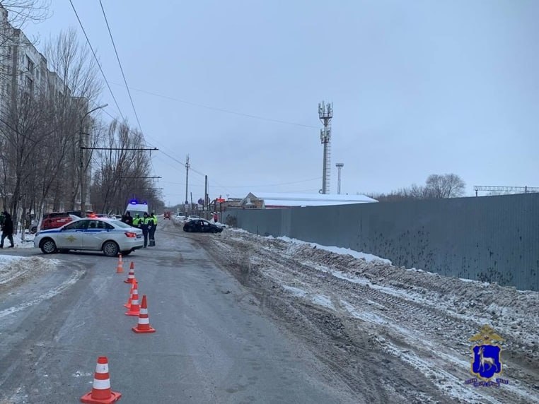 Полицейские работают на месте ДТП в Куйбышевском районе Самары