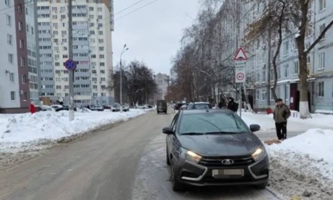 В Тольятти водитель "Весты" сбил велосипедиста