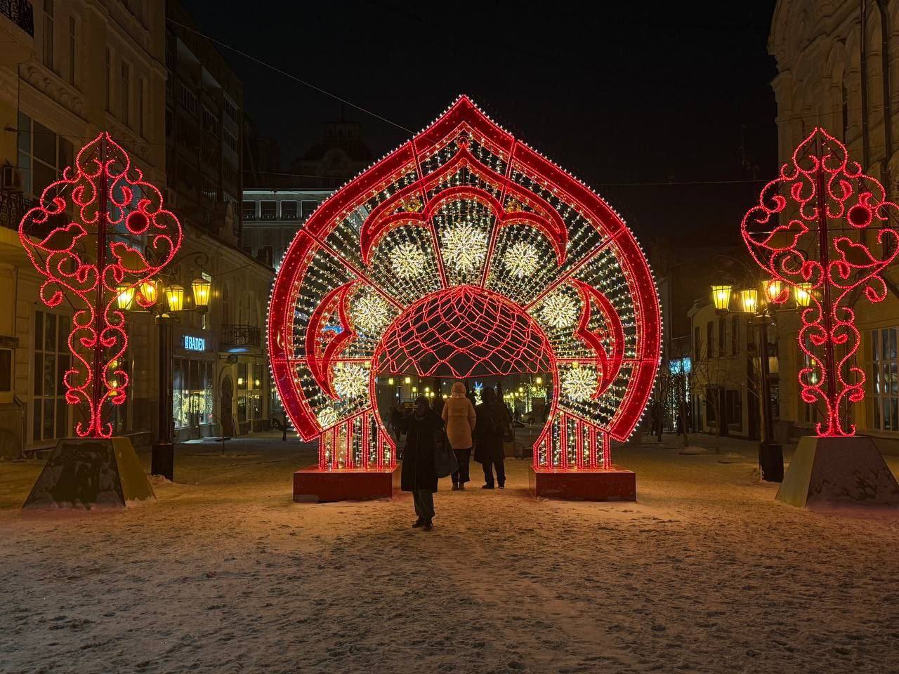 Праздничные каникулы подходят к концу, а вот Самара все еще сияет