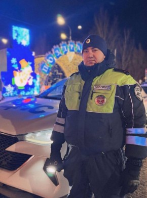 Отличного настроения в первый рабочий день наступившего года вам желает Максим Климов, инспектор дорожно-патрульной службы второй роты второго батальона полка ДПС Госавтоинспекции Управления МВД России по городу Самаре