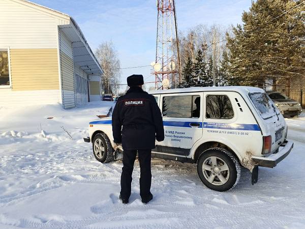 Сотрудники уголовного розыска в ходе выполнения служебных обязанностей регулярно взаимодействуют с местным населением, что является одним из ключевых элементов их работы
