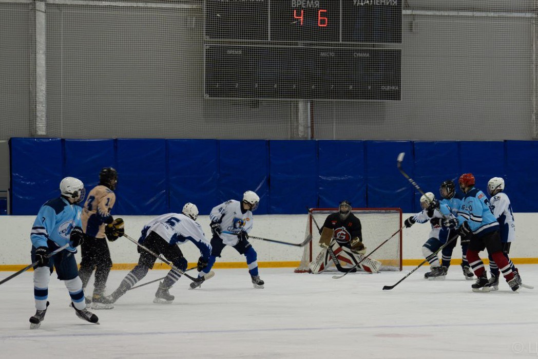12 команд участвуют в городском этапе Всероссийского турнира по хоккею «Золотая шайба» в Самаре