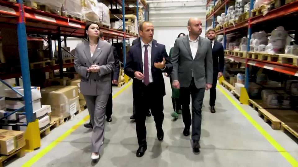 Вячеслав Федорищев осмотрел производственную площадку фармацевтического завода в Волжском районе