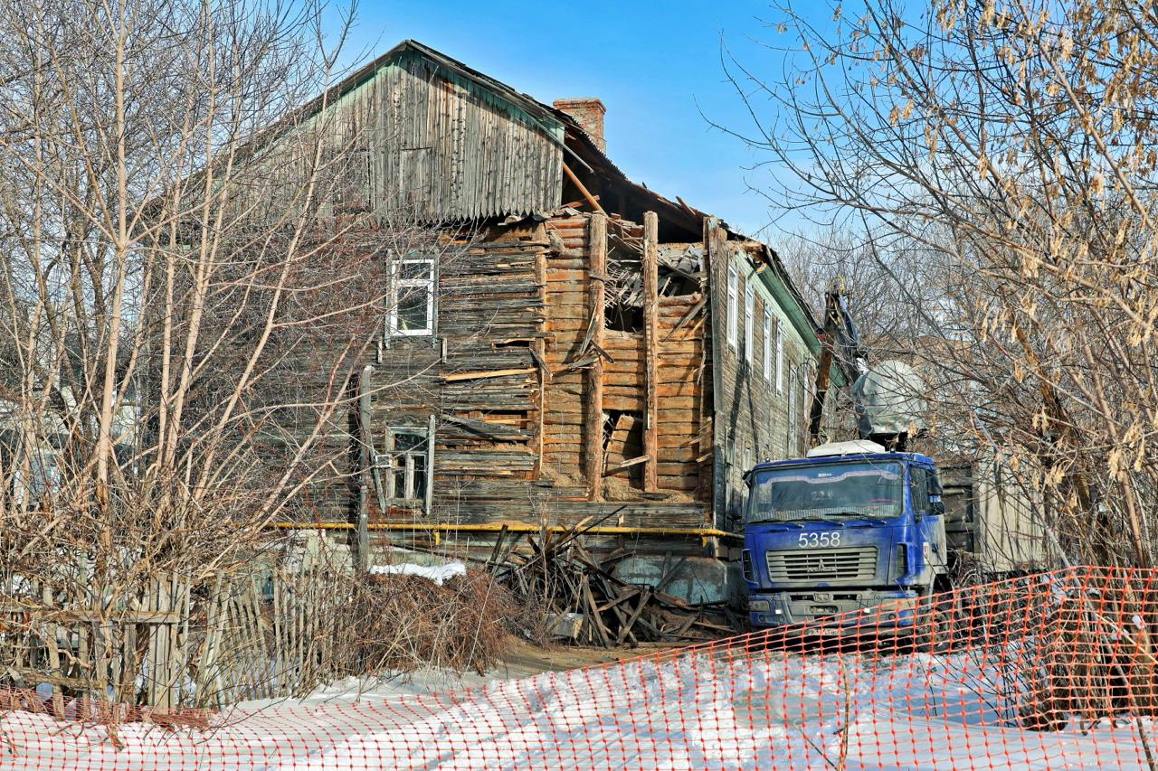Фото: аварийный дом на Советской Армии в Самаре начали сносить 14 января