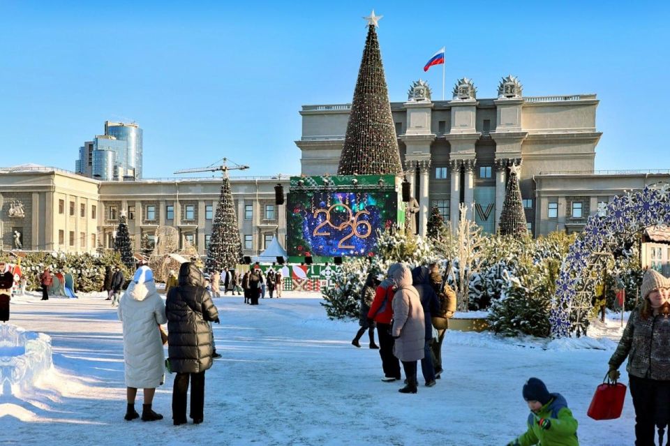 Экраны уберут с площади Куйбышева в Самаре, остальные новогодние декорации останутся