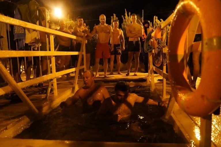 В Сызрани и Тольятти отменили Крещенские купания на водоемах из-за тонкого льда