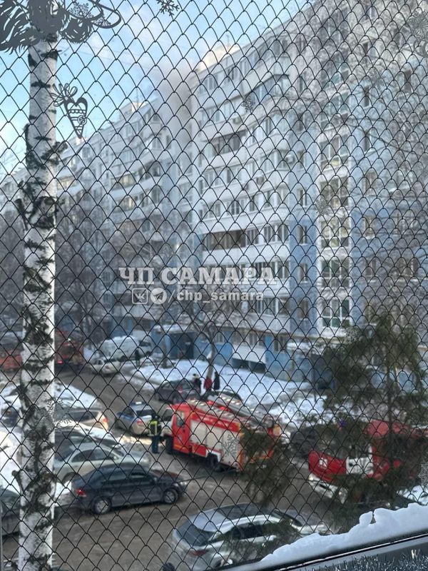 Три человека пострадали при пожаре в жилом доме в Промышленном районе Самары