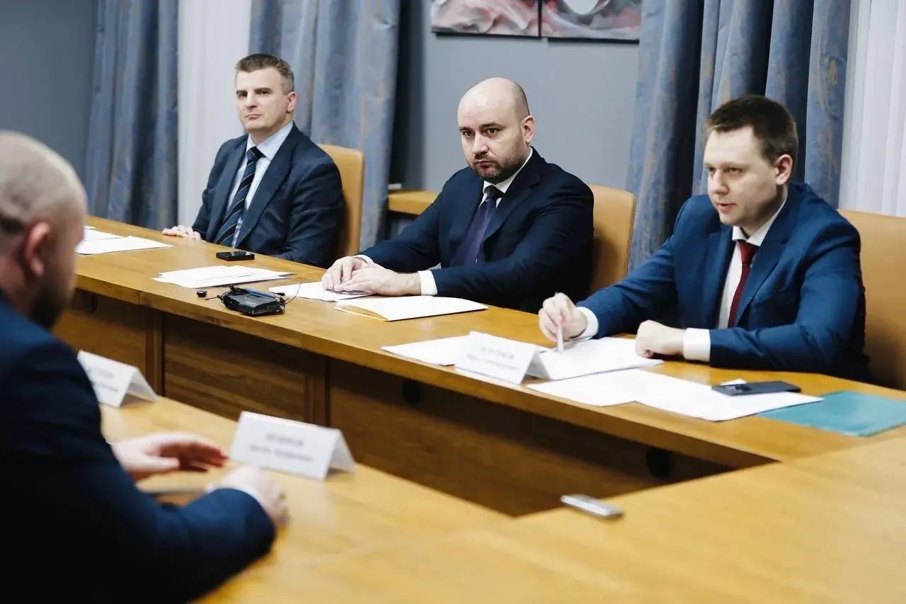 В правительстве региона прошла встреча губернатора Вячеслава Федорищева с лауреатами стипендии Президента РФ для аспирантов и адъюнктов В правительстве региона прошла встреча губернатора Вячеслава Федорищева с лауреатами стипендии Президента РФ для аспирантов и адъюнктов