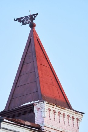 Загадка на вечер. Узнаёте это здание с флюгером? — да, знаю этот дом — нет, где это? Город Сызрань в МАХ и Telegram