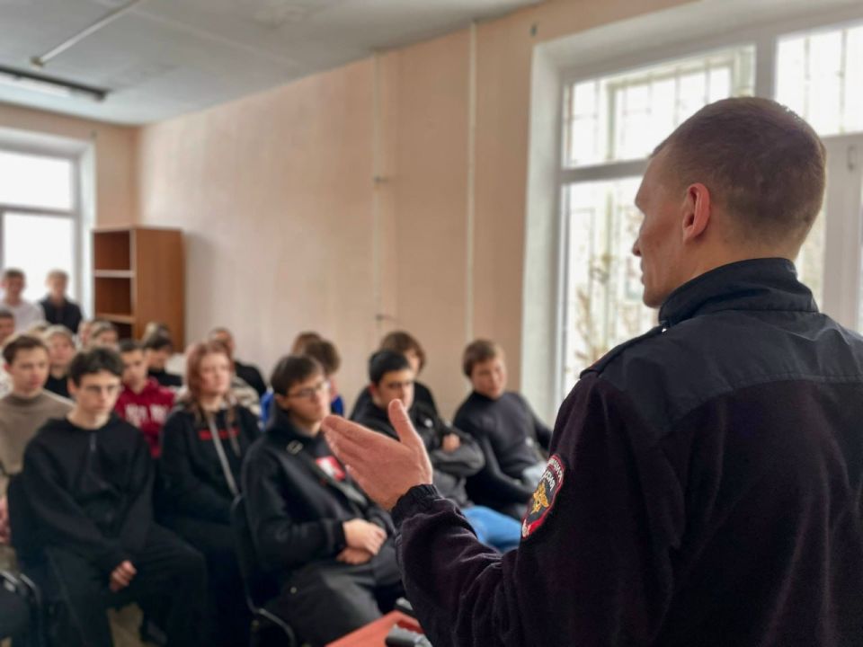 В Нефтегорском районе в преддверии Дня российского студенчества сотрудники полиции совместно с Общественным советом при территориальном органе внутренних дел провели ежегодную акцию МВД «Студенческий десант»: учащиеся...