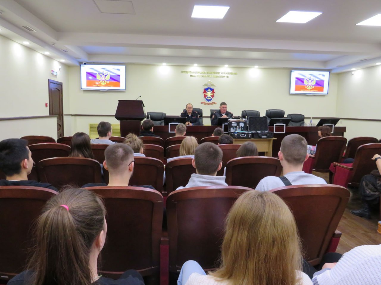 Самарские транспортные полицейские поводят профориентацию молодежи