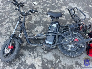 Полицейские проводят проверку по факту ДТП с участием электровелосипедиста