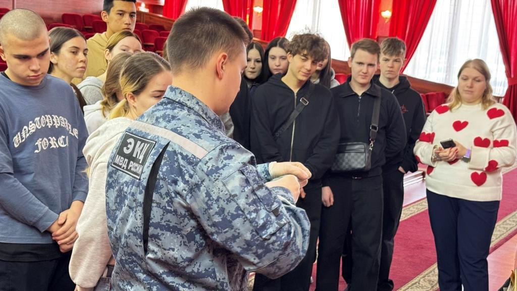 Создаём надёжное будущее с нынешними студентами! Создаём надёжное будущее с нынешними студентами!