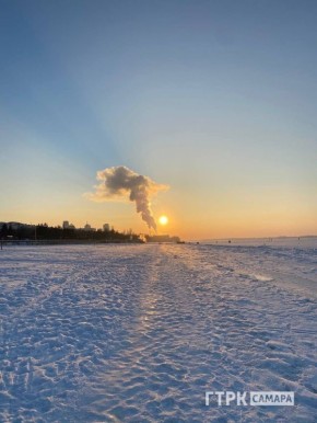 Набережная. Волга. Лед. Сумерки