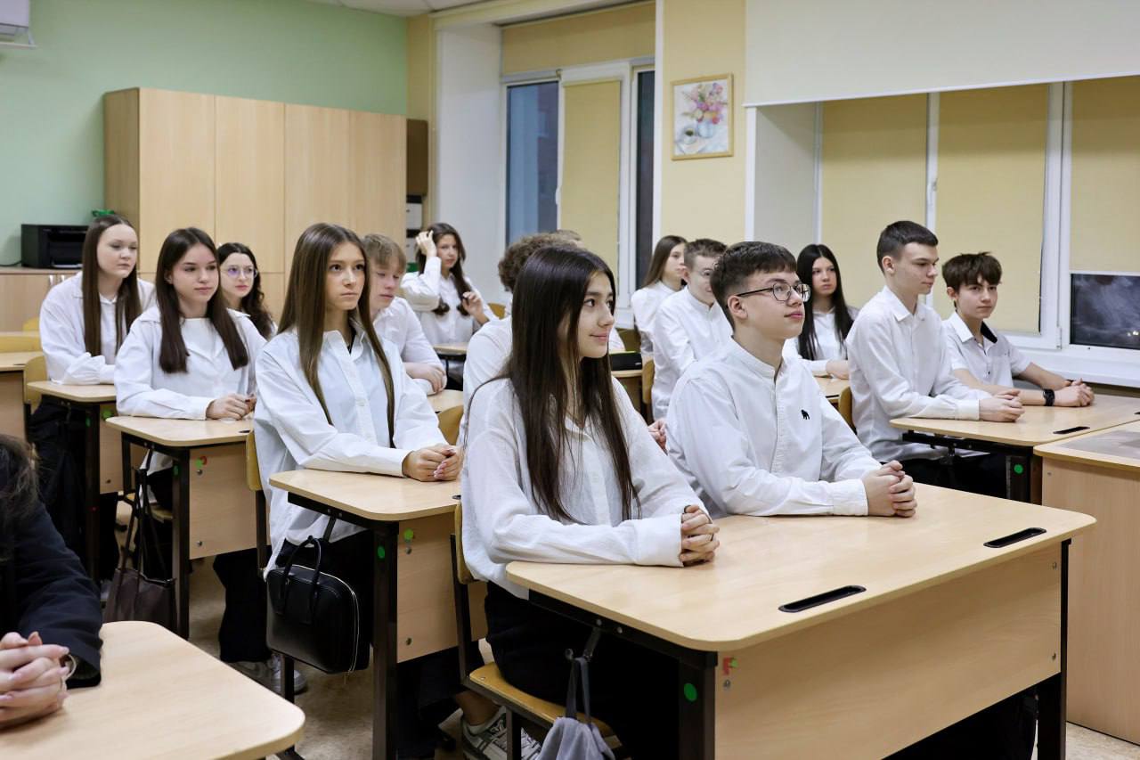 Школьникам Самары рассказали о создании собственного дела на «Разговорах о важном» Школьникам Самары рассказали о создании собственного дела на «Разговорах о важном»