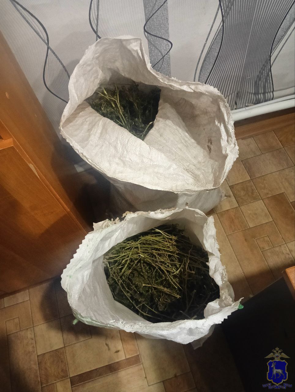 В Самарском регионе полицейские изъяли у сельского жителя мешки с марихуаной В Самарском регионе полицейские изъяли у сельского жителя мешки с марихуаной