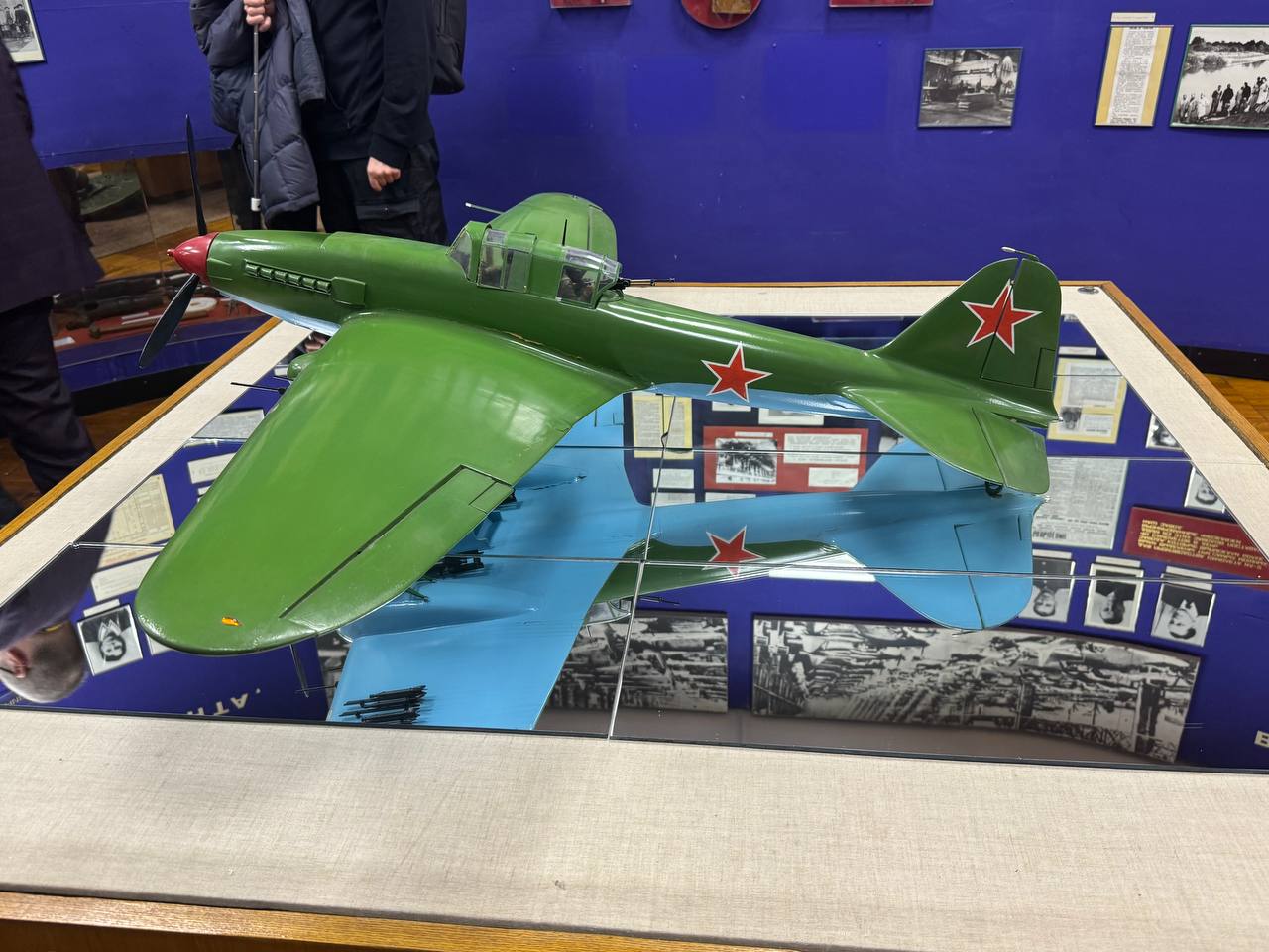 Губернатор Вячеслав Федорищев посещает завод «Салют» Губернатор Вячеслав Федорищев посещает завод «Салют»