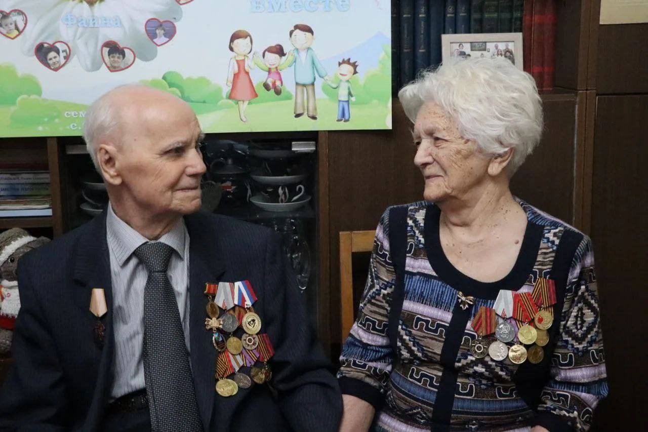 Владимир и Фаида Чуриковы из села Обшаровка отметили 70-летие супружеской жизни