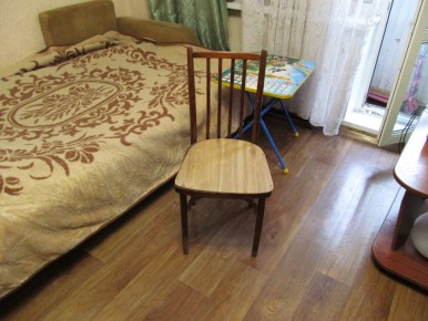 Как правильно снять старое лаковое покрытие с стула: советы профессионала