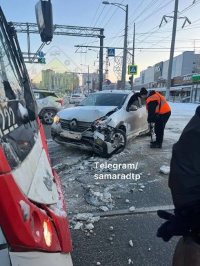 ����� �������� ����������� ������ � �������� � Renault �� ���������� ����� � ������