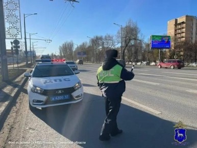 Водитель микроавтобуса сбил сразу двух пешеходов в Самарской области