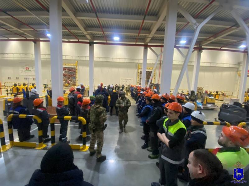 В период с 3 по 5 февраля текущего года на объектах строительства, оптово-розничной торговли, складских помещениях, распределительных центрах, а также иных объектах компактного проживания и осуществления трудовой... В период с 3 по 5 февраля текущего года на объектах строительства, оптово-розничной торговли, складских помещениях, распределительных центрах, а также иных объектах компактного проживания и осуществления трудовой...