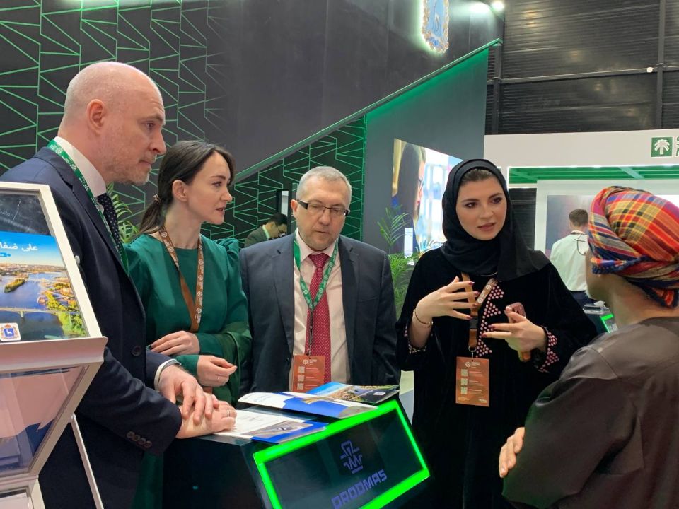 В эти дни работаем с коллегами из областного Правительства, Минпромторга, Агентства по привлечению инвестиций на международной промышленной выставке «Иннопром. Саудовская Аравия», которая проходит в столице государства -...