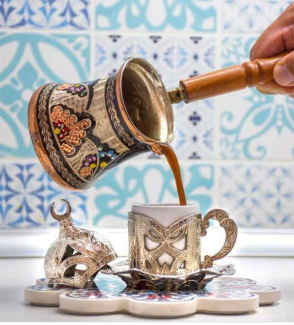Кофейные традиции: как чашка турецкого кофе наполняет жизнь