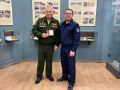 Заместитель руководителя следственного управления вручил памятную медаль начальнику Окружного Дома офицеров