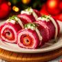 На Рождество всегда готовлю «Селедку в шубе»: топовый рецепт салата в виде роллов