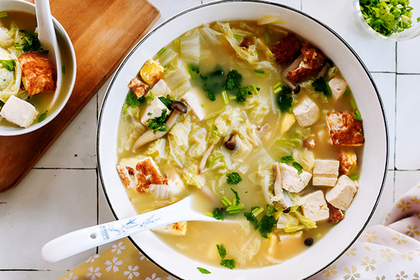 Погружение в китайскую кулинарию: удивительный суп с тофу и жареными яйцами