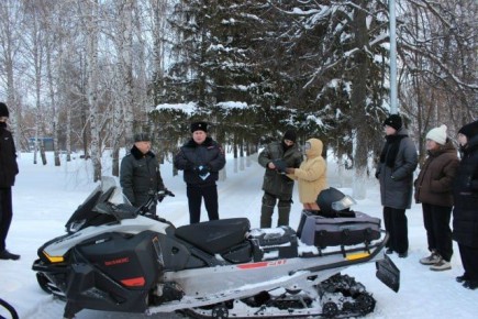 Госавтоинспекторы Самарской области напомнили подросткам правила управления снегоходами
