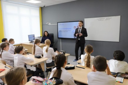 Руководитель Департамента цифрового развития администрации города провел «Урок цифры» для самарских школьников