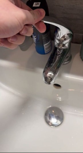 Жители дома 68 на улице Краснодонская столкнулись с перебоями горячей воды