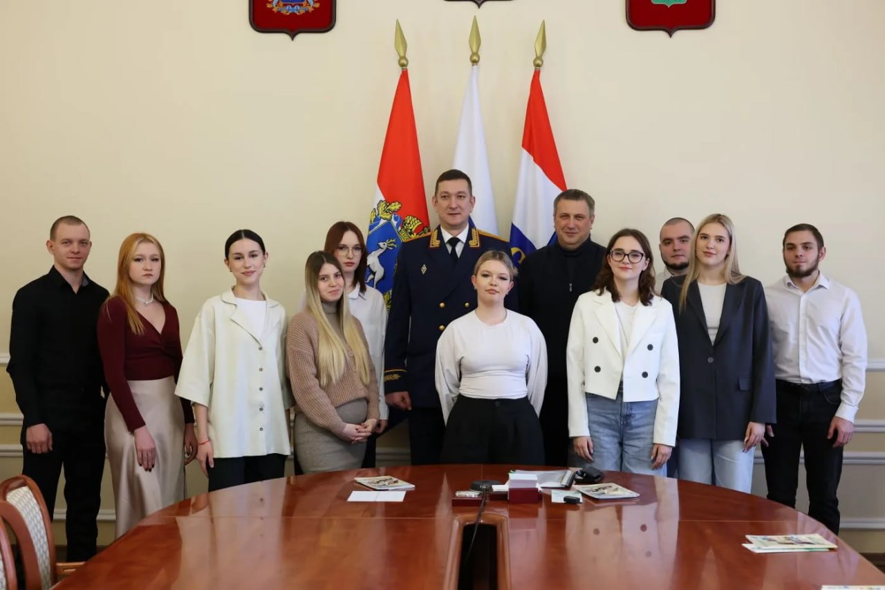 Иван Носков: Совместно с руководителем следственного управления Следственного комитета Российской Федерации по Самарской области, генерал-майором юстиции Павлом Олейником провели встречу с детьми-сиротами, на которой...