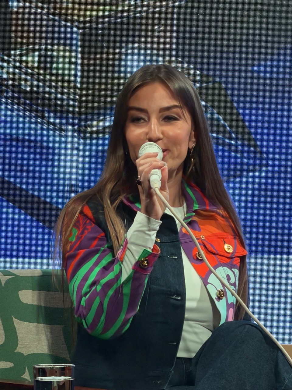 1234 Журналист, ведущая проекта «Без берегов» на радио «Маяк» и телеканале «Самара-24» ГТРК «Самара» Катя Аржанова в рамках регулярного лектория Самарского Дома Рока выступила с захватывающей лекцией